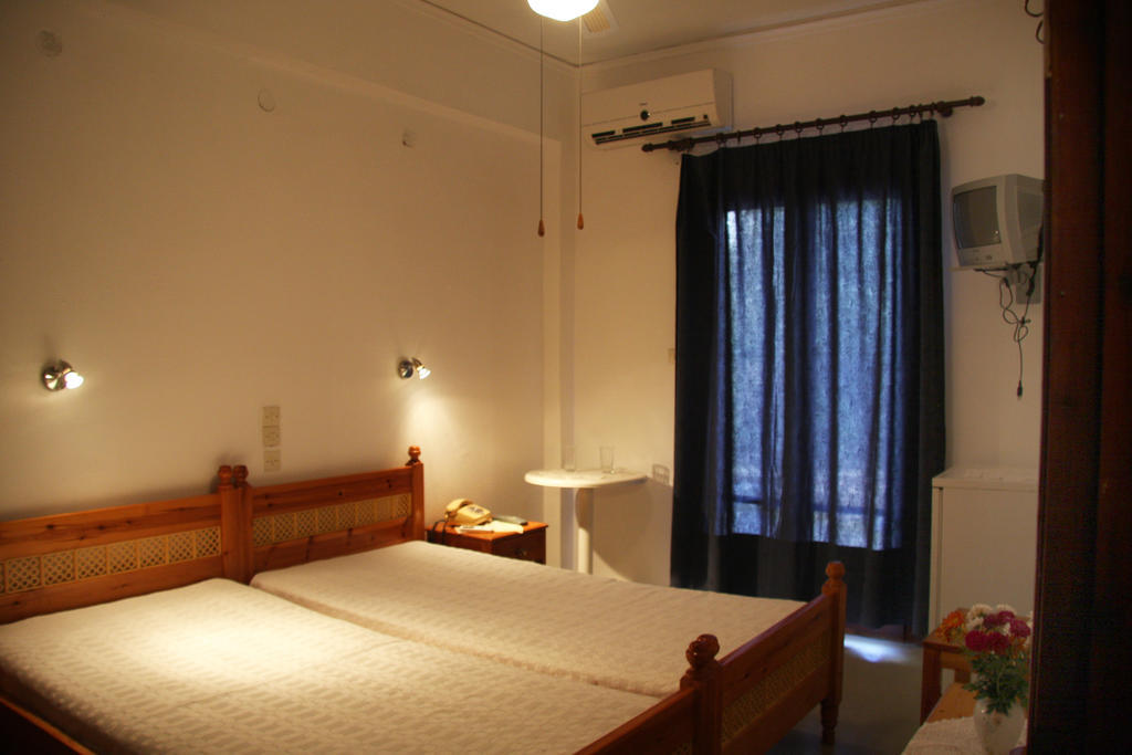 Hotel Rena Ágios Kírykos Szoba fotó